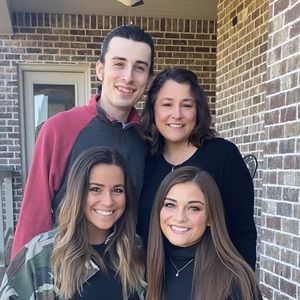 Meet your Posher, Tara